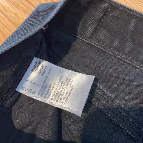 American Eagle Distressed Mom Jeans - Picture 5 of 6